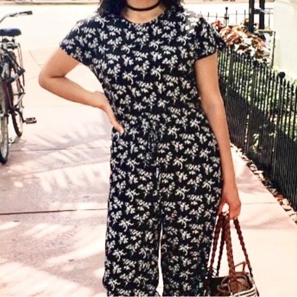 H&M Pants - Adorable ditzy floral jumpsuit from H&M!